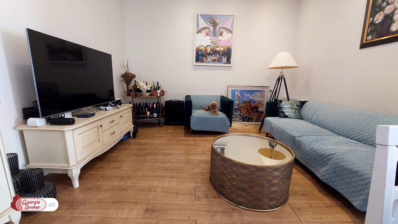 იყიდება ახალი გარემონტებული 3 ოთახიანი ბინა ვაკეში